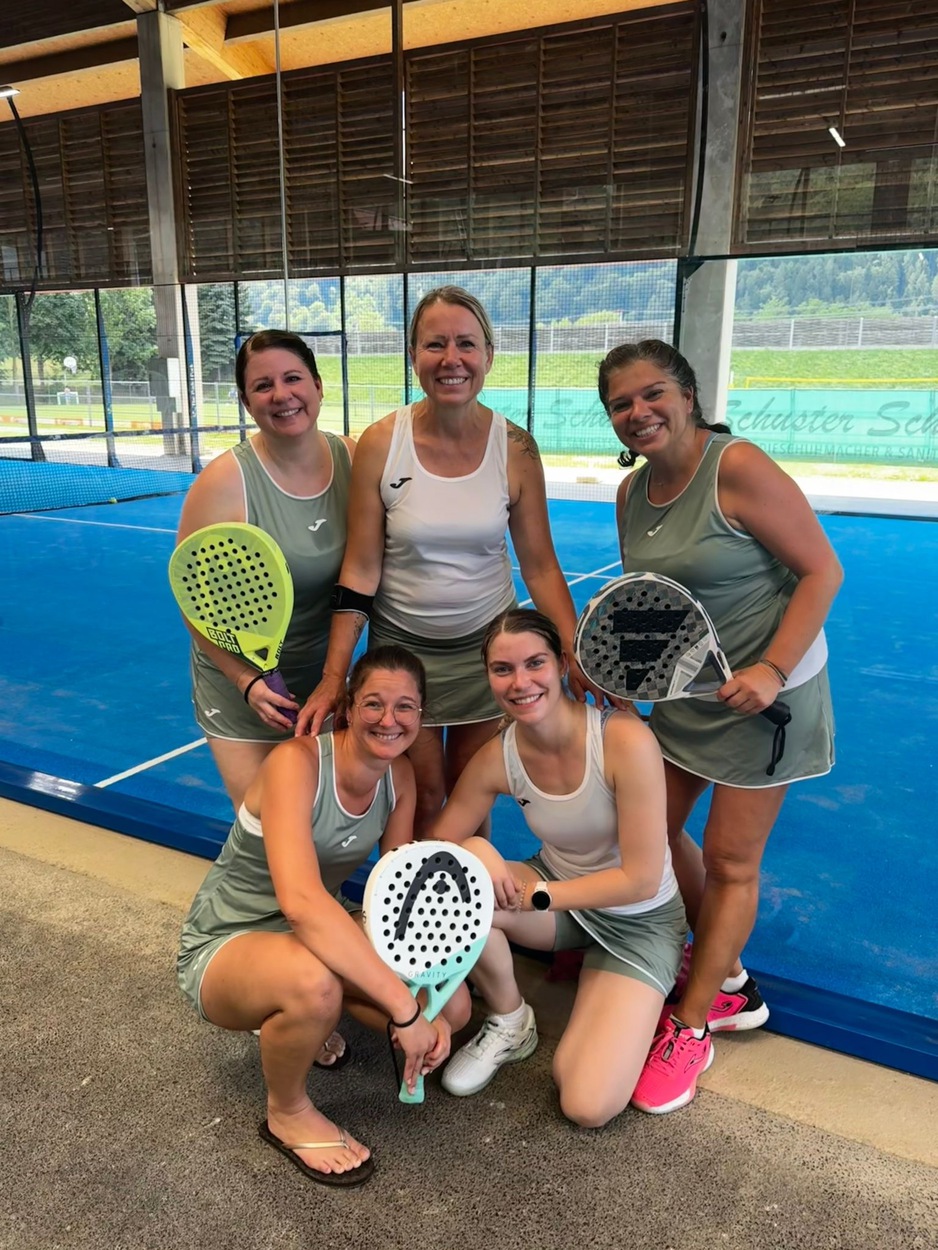 The Padel Park Damen Teams in action!